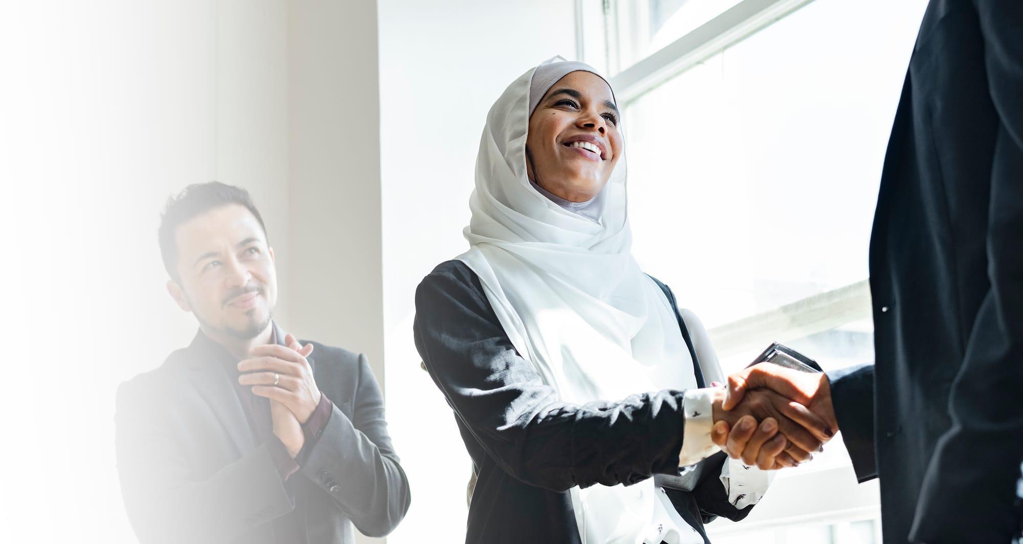 Memahami Cara Bank Syariah Mengelola Zakat dan Wakaf