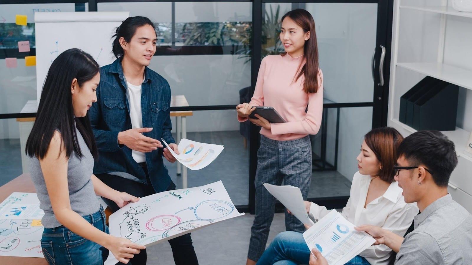 5 Cara Briefing Tim yang Efisien agar Koordinasi Kerja Lebih Optimal